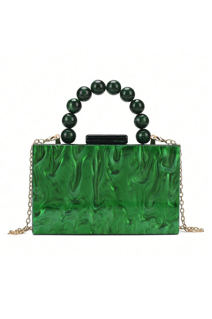 Handtasche Mit Perlenkette Und Marmormuster