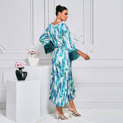 Traditionelles Langarm-Midikleid Mit Rundhalsausschnitt