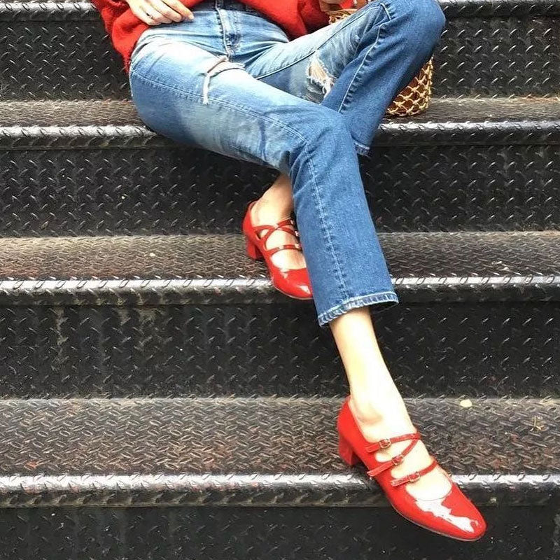 Burgunderrote Klassische Mary-Jane-Schuhe Aus Lackleder Mit Schnalle Und Blockabsatz