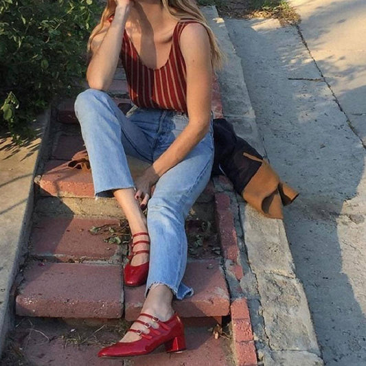 Burgunderrote Klassische Mary-Jane-Schuhe Aus Lackleder Mit Schnalle Und Blockabsatz