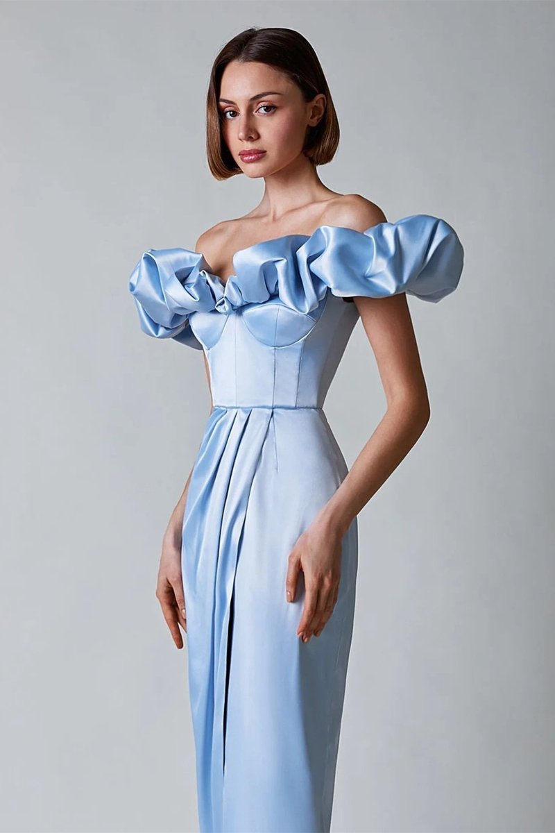 Schulterfreies Maxikleid Mit Schlitz
