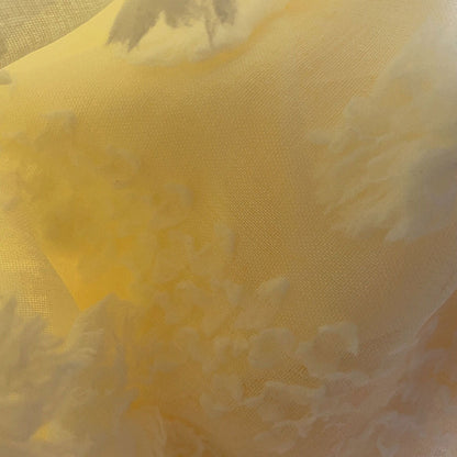 Süßes Ärmelloses Maxikleid Mit Rosenmuster Und Rüschendetail - Beige