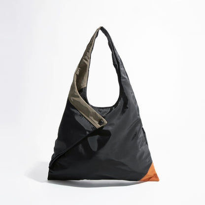 Dreieckige Tasche İm Stilvollen Design