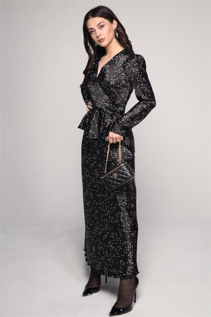 Elegantes Maxikleid Mit V-Ausschnitt Und Spitzendetail
