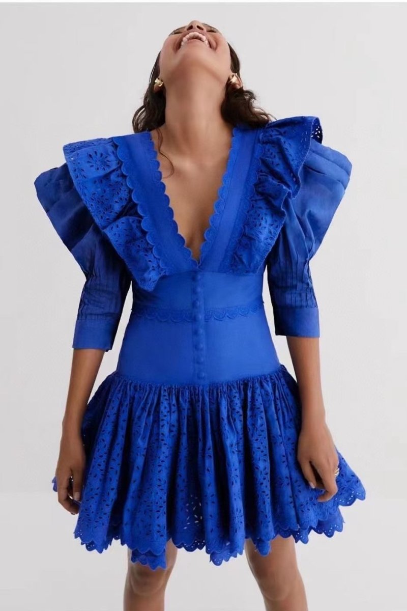 Minikleid Mit Tiefem V-Ausschnitt Und Spitzenstickerei