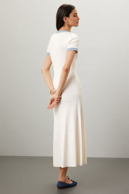 Knöchellanges Strickkleid Mit Quasten-Jeansdetail