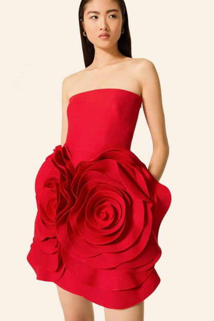 Trägerloses Minikleid Mit Blumendetail