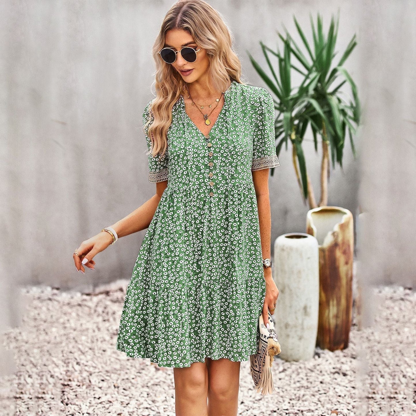 Gemustertes Midikleid Mit V-Ausschnitt