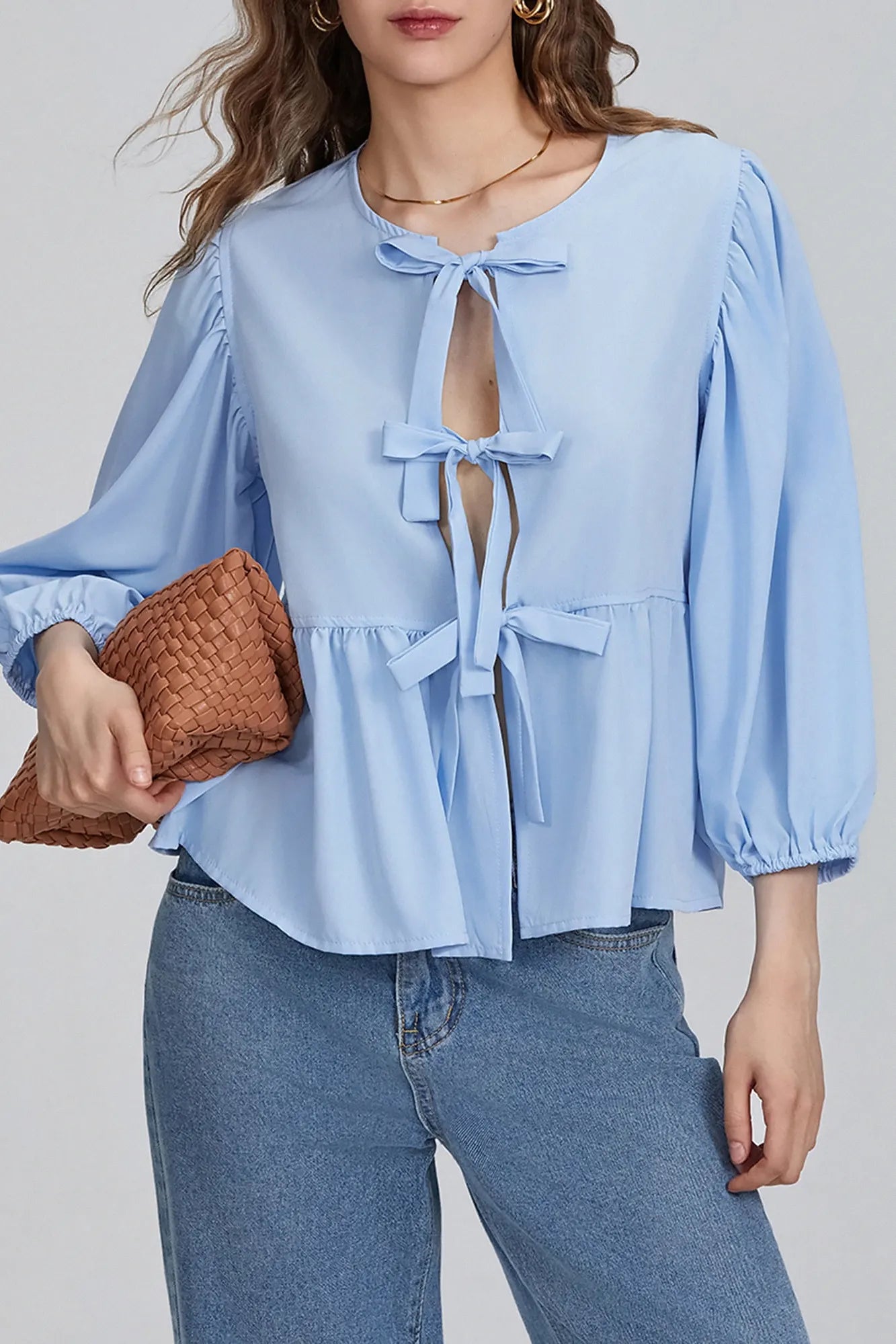 Kurze Bluse Mit Schleifendetail Und Rüschen