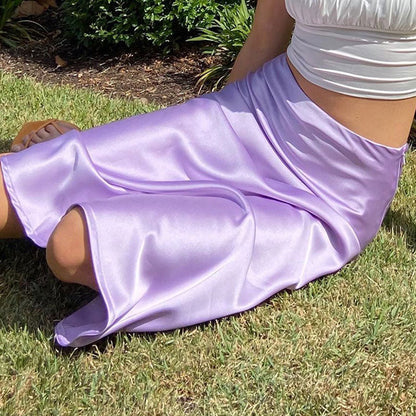 Glänzender Midirock Aus Satin Mit Seitlichem Reißverschluss Und Hoher Taille – Fliederfarbenes Fischschwanzdetail