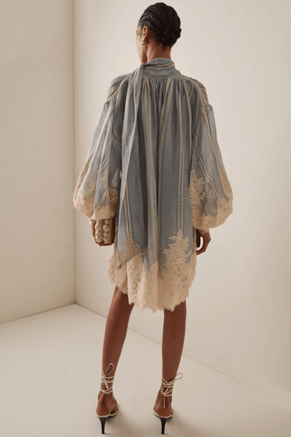 Minikleid Mit Laternenärmeln Und Spitzenbesatz