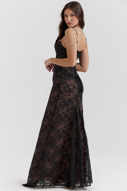Elegantes, Figurbetontes Spitzenkorsettkleid Mit Gebundener Taille