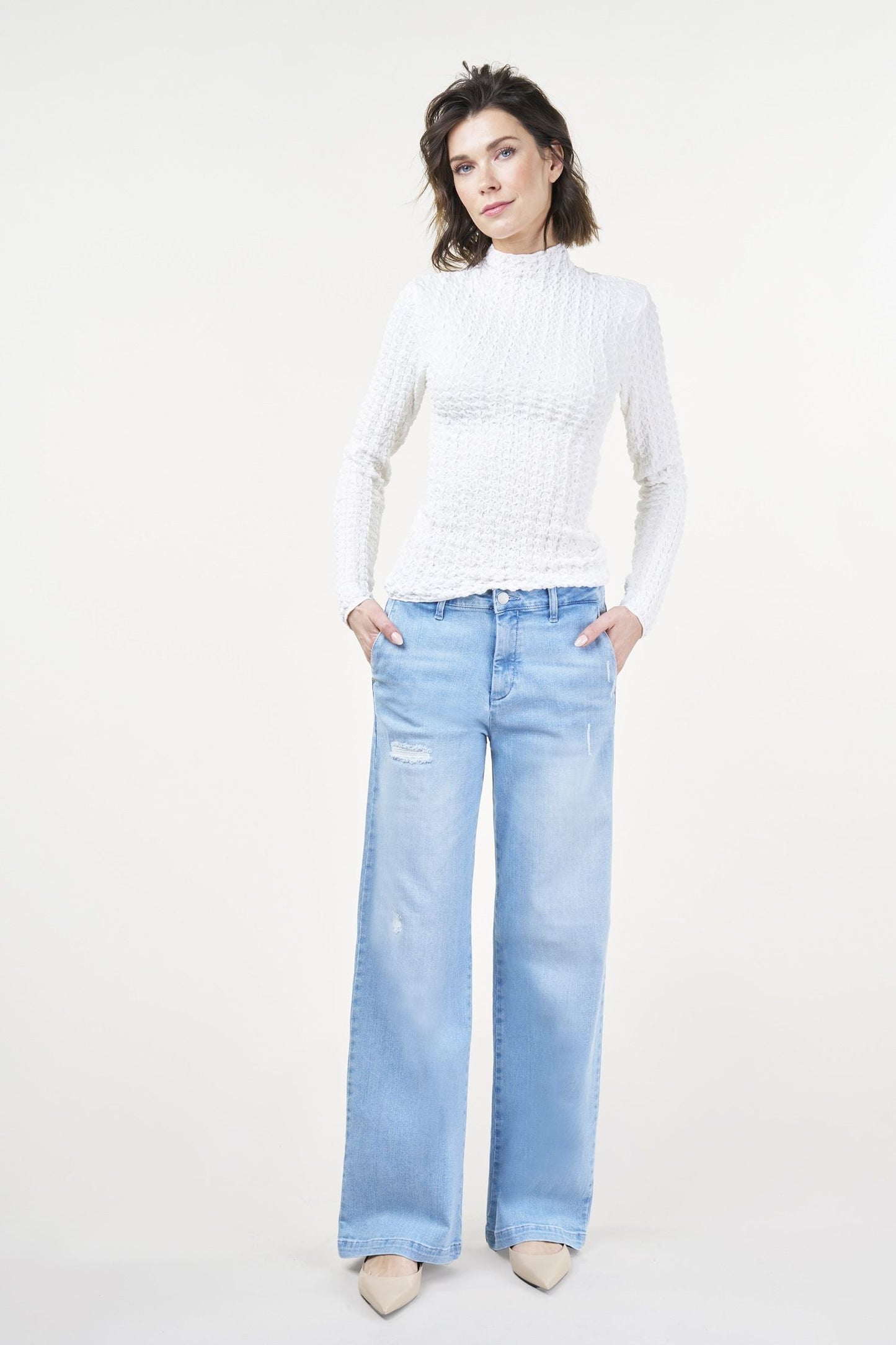 Jeans Mit Weitem Bein Und Stylischem Design