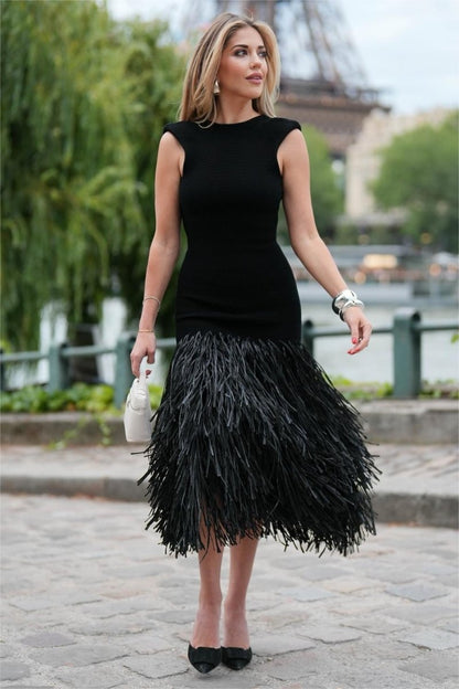 Stilvolles Und Lustiges Midikleid Mit Quastendetails