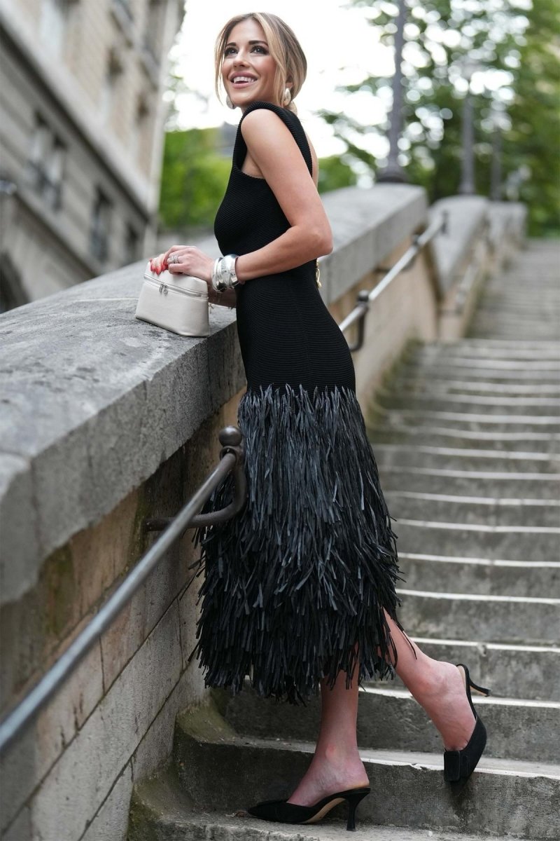 Stilvolles Und Lustiges Midikleid Mit Quastendetails