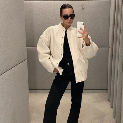 Langärmlige, Strukturierte Oversize-Bomberjacke Mit Cargotasche Und Button-Down-Kragen