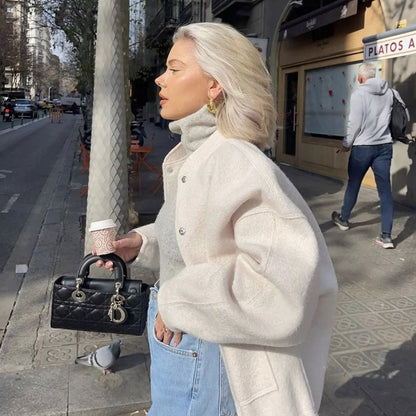 Langärmlige, Strukturierte Oversize-Bomberjacke Mit Cargotasche Und Button-Down-Kragen