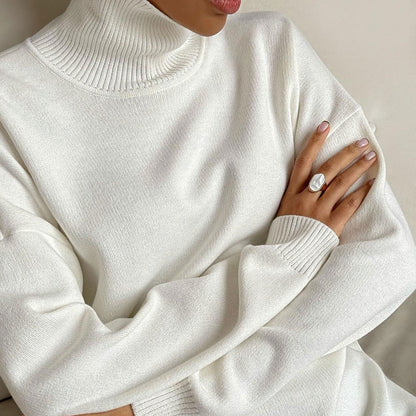Oversize-Strickpullover İn Weiß Mit Hohem Halsausschnitt Und Langen Ärmeln Und Schlitz
