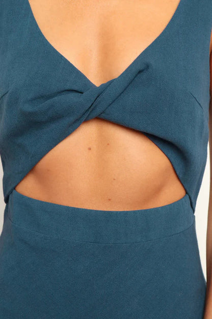 Elegantes, Tief Ausgeschnittenes Midikleid