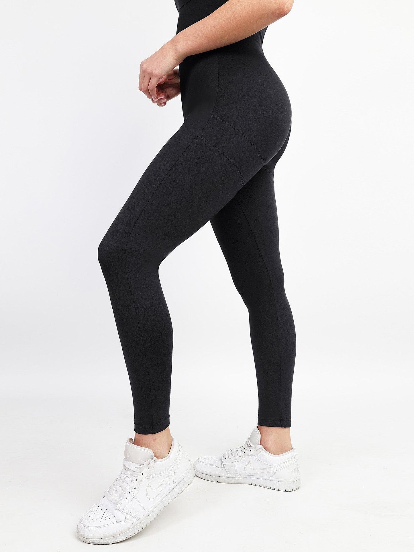Jumpsuit Mit Quadratischem Ausschnitt Und Stilvollem Design