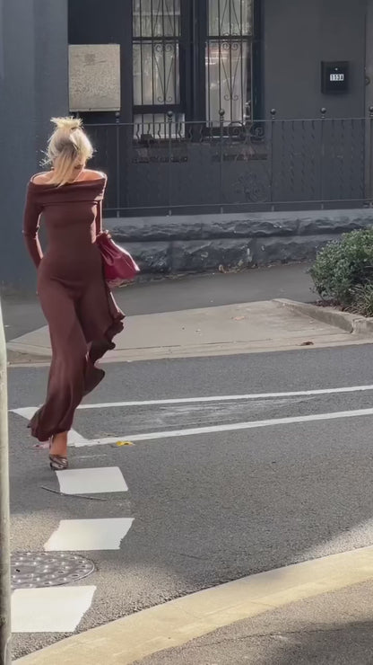 Schulterfreies, Asymmetrisches Midikleid