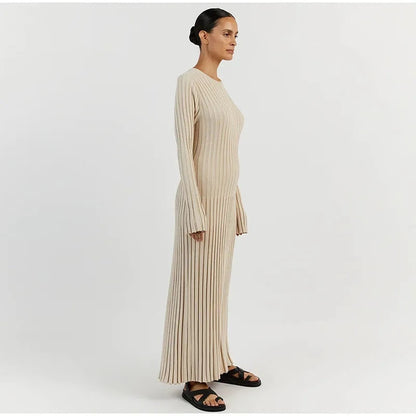 Elegantes Strickkleid Mit Rundhalsausschnitt