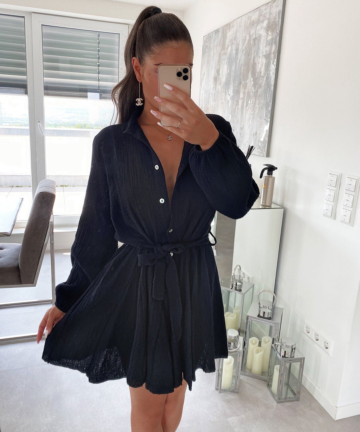 Langärmliges Minikleid Mit Knopfdetail