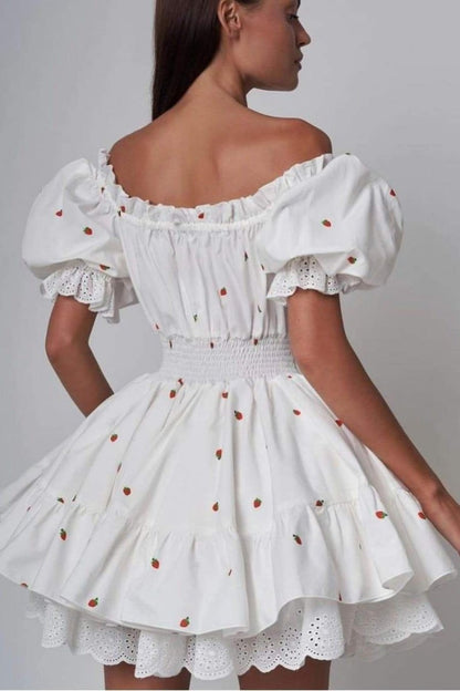 Minikleid Mit Erdbeermuster Und Puffärmeln