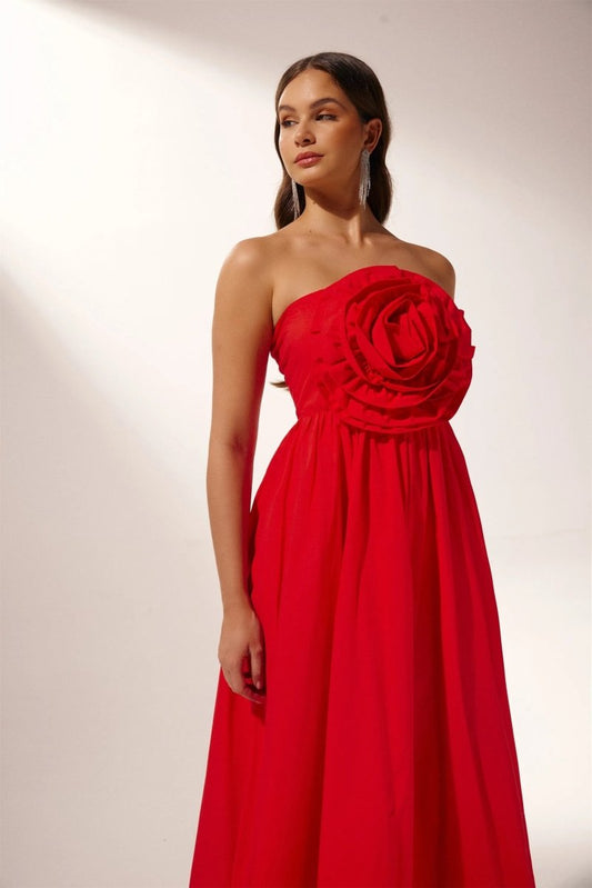 Trägerloses Maxikleid Mit Floralen Details