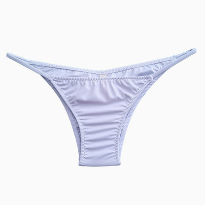 Einfarbiger String-Bikinislip İm Brasilianischen Stil İn Weiß