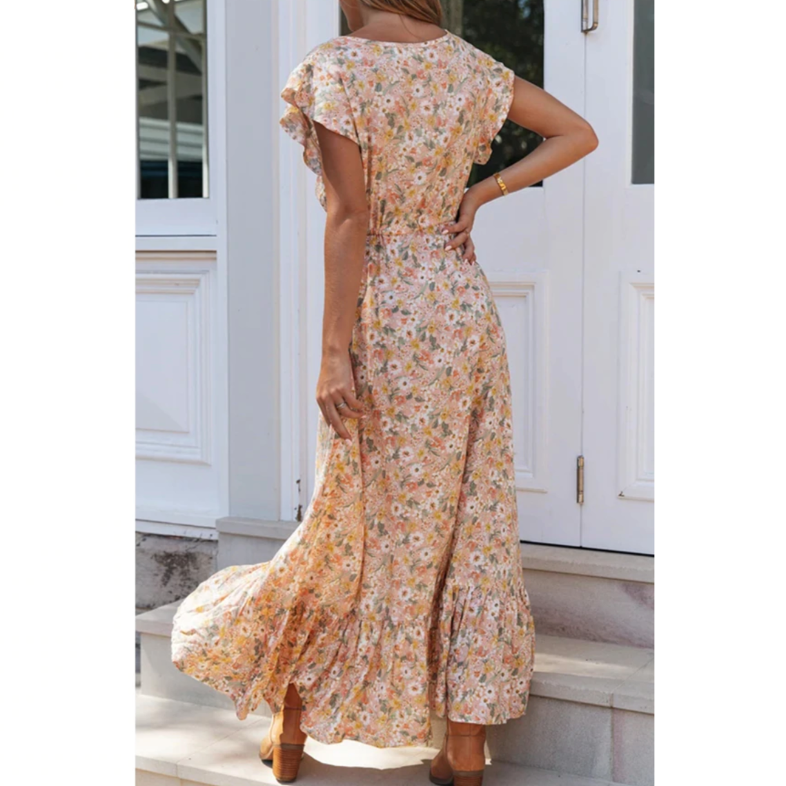 Maxikleid Mit V-Ausschnitt Und Rüschendetail