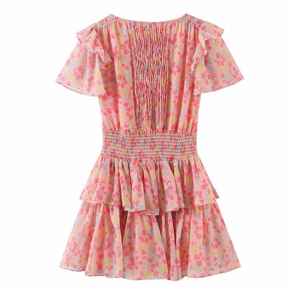 Niedliches Minikleid Mit Rüschen Und Rosa Blumenmuster