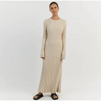 Elegantes Strickkleid Mit Rundhalsausschnitt