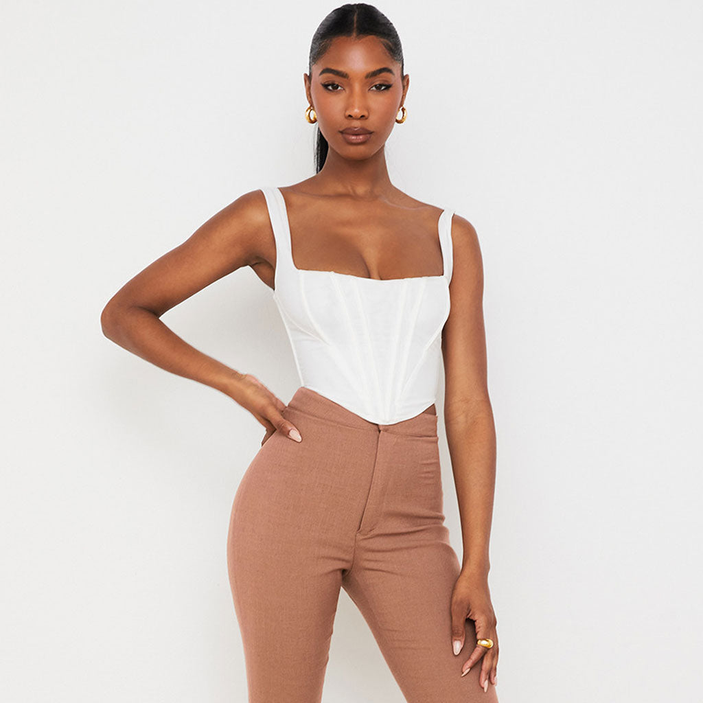 Stylischer Träger Crop Top mit quadratischem Ausschnitt in Weiß