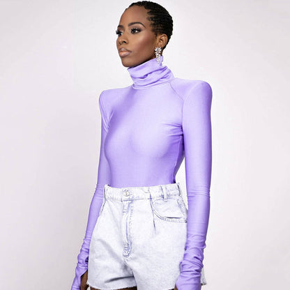 Stylischer Nahtloser Bodysuit Mit Hohem Halsausschnitt, Langen Ärmeln Und Schulterpolstern - Lila