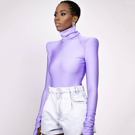 Stylischer Nahtloser Bodysuit Mit Hohem Halsausschnitt, Langen Ärmeln Und Schulterpolstern - Lila