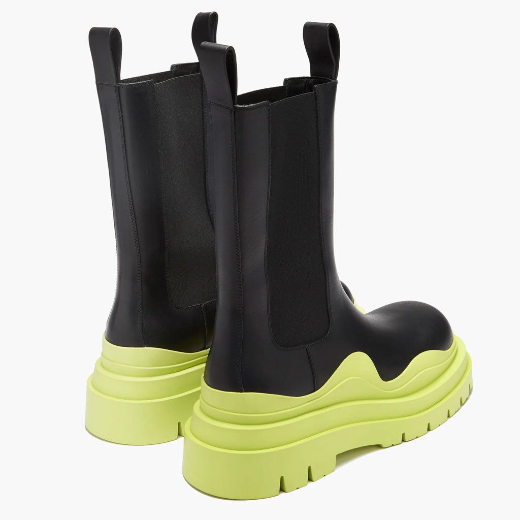 Gelbe Chelsea-Stiefel Mit Einzigartigem Kontrastierendem Gummiranddetail