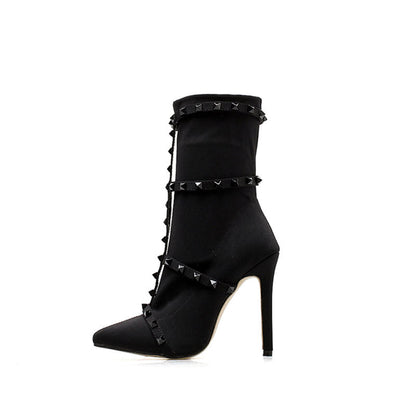 Originale Schuhe Mit Nietenriemen Und Stilettoabsatz - Schwarz