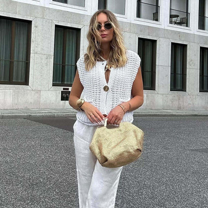 Kurze, Dicke Strickweste İm Retro-Stil Mit Knöpfen Und Zopfmuster