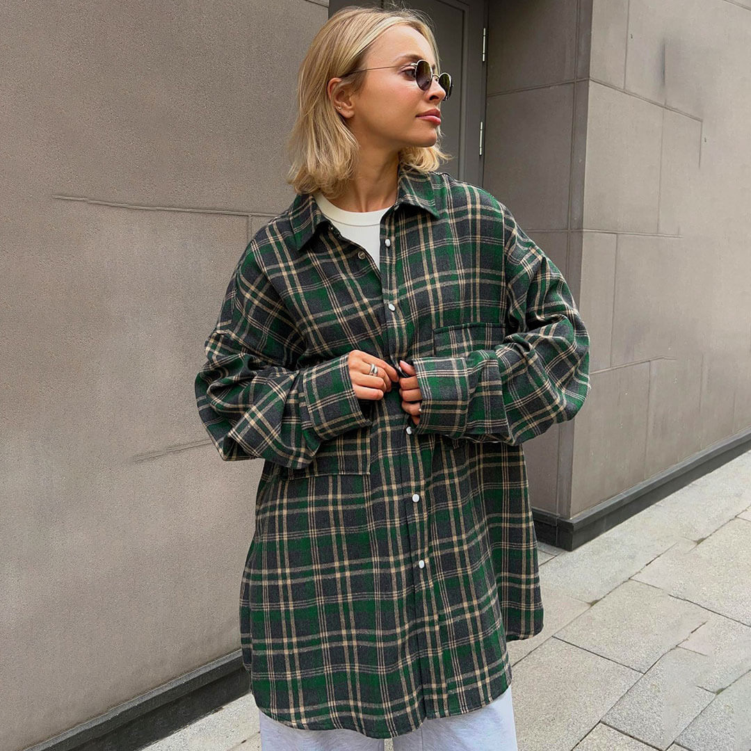 Langes Oversize-Karohemd Mit Retro-Kragen Und Knopfleiste