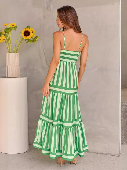 Gestreiftes Maxikleid Mit Dünnen Trägern