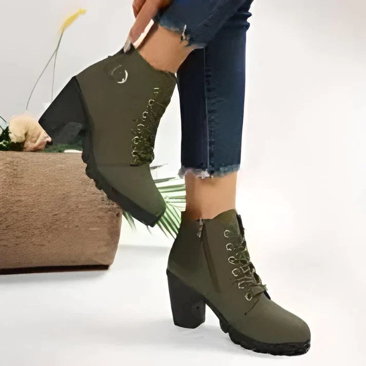 Stiefel Mit Hohen Absätzen
